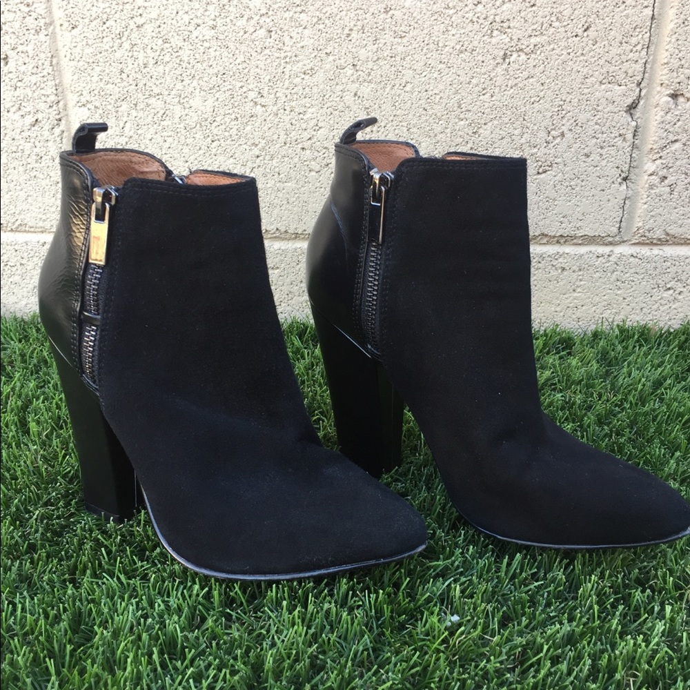 Halogen Black Pointed Toe Leather Suede Ankle Boot